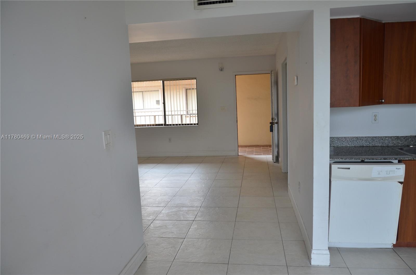 HORIZONS WEST CONDO #10 - Residential