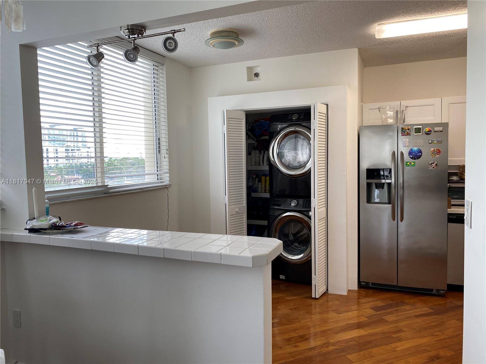 6422 Collins Ave 501