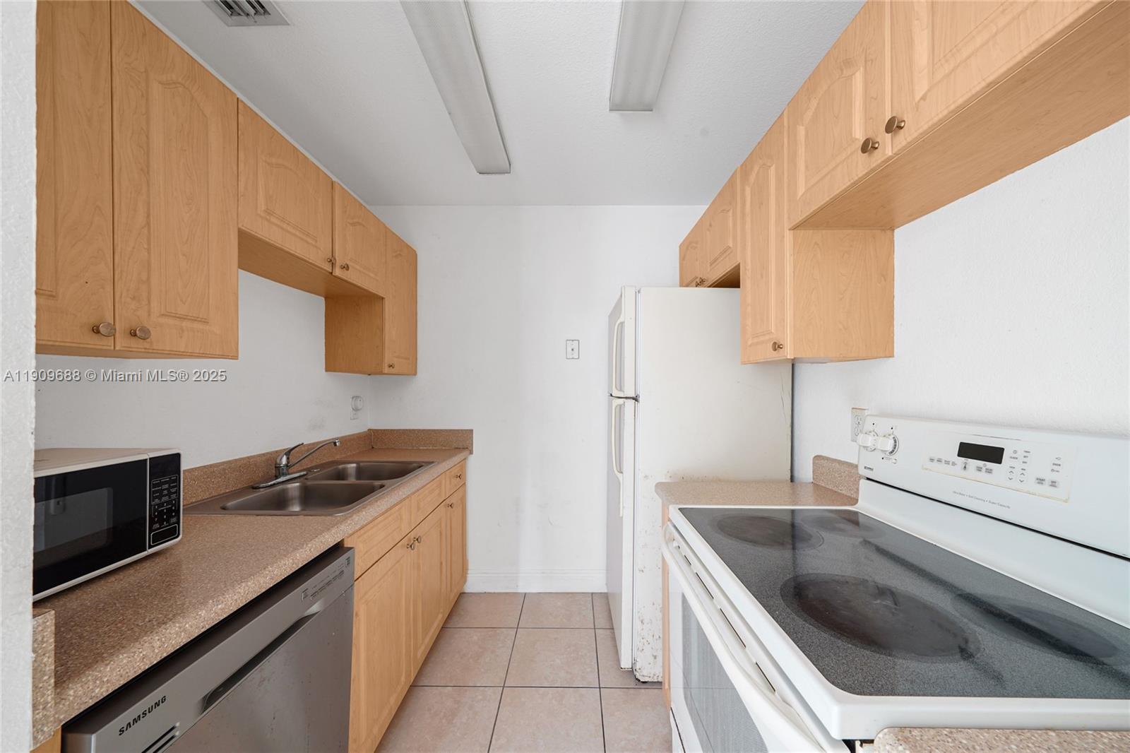 STONEBRIDGE GARDENS SECTI - Residential Lease