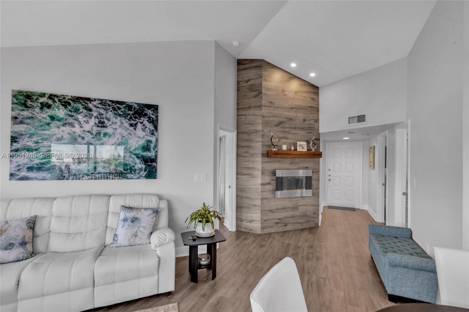 15539 N Miami Lakeway N 203-22