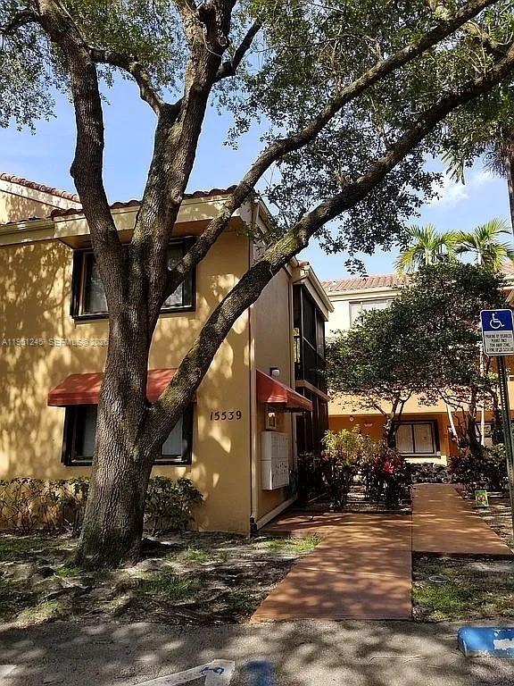 15539 N Miami Lakeway N 203-22