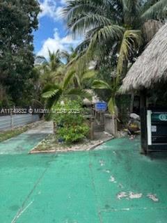 HOLLYWOOD LITTLE RANCHES - Residential