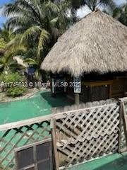 HOLLYWOOD LITTLE RANCHES - Residential