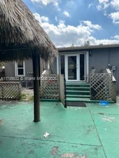 HOLLYWOOD LITTLE RANCHES - Residential
