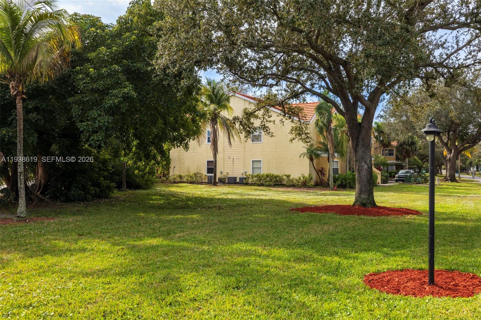 VENETIAN PALMS - Residential