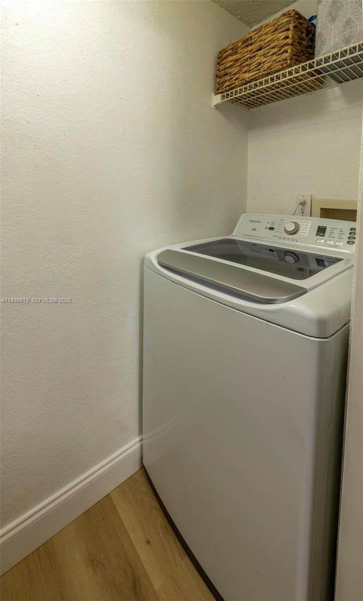 VENETIAN PALMS - Residential