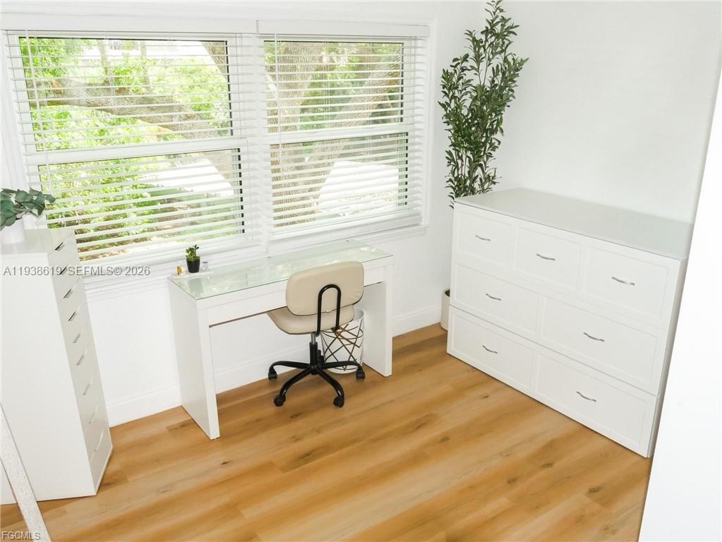 VENETIAN PALMS - Residential