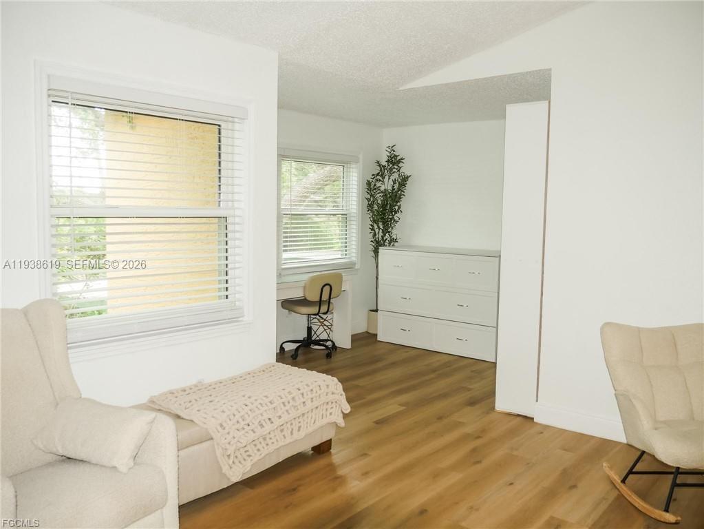 VENETIAN PALMS - Residential