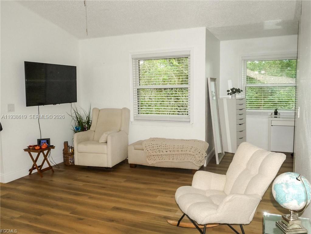 VENETIAN PALMS - Residential