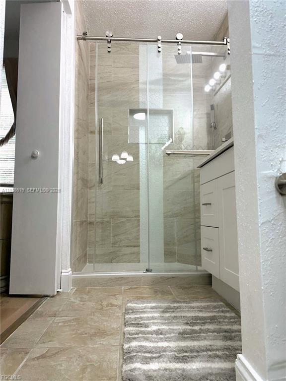 VENETIAN PALMS - Residential