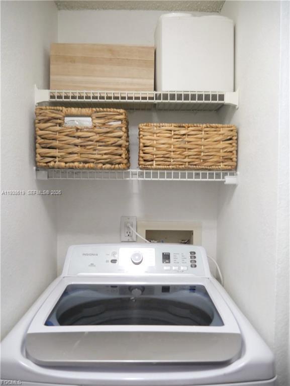 VENETIAN PALMS - Residential