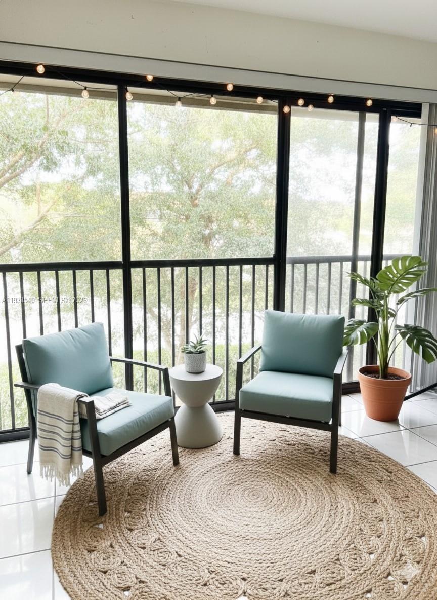 POND APPLE PLACE III COND - Residential