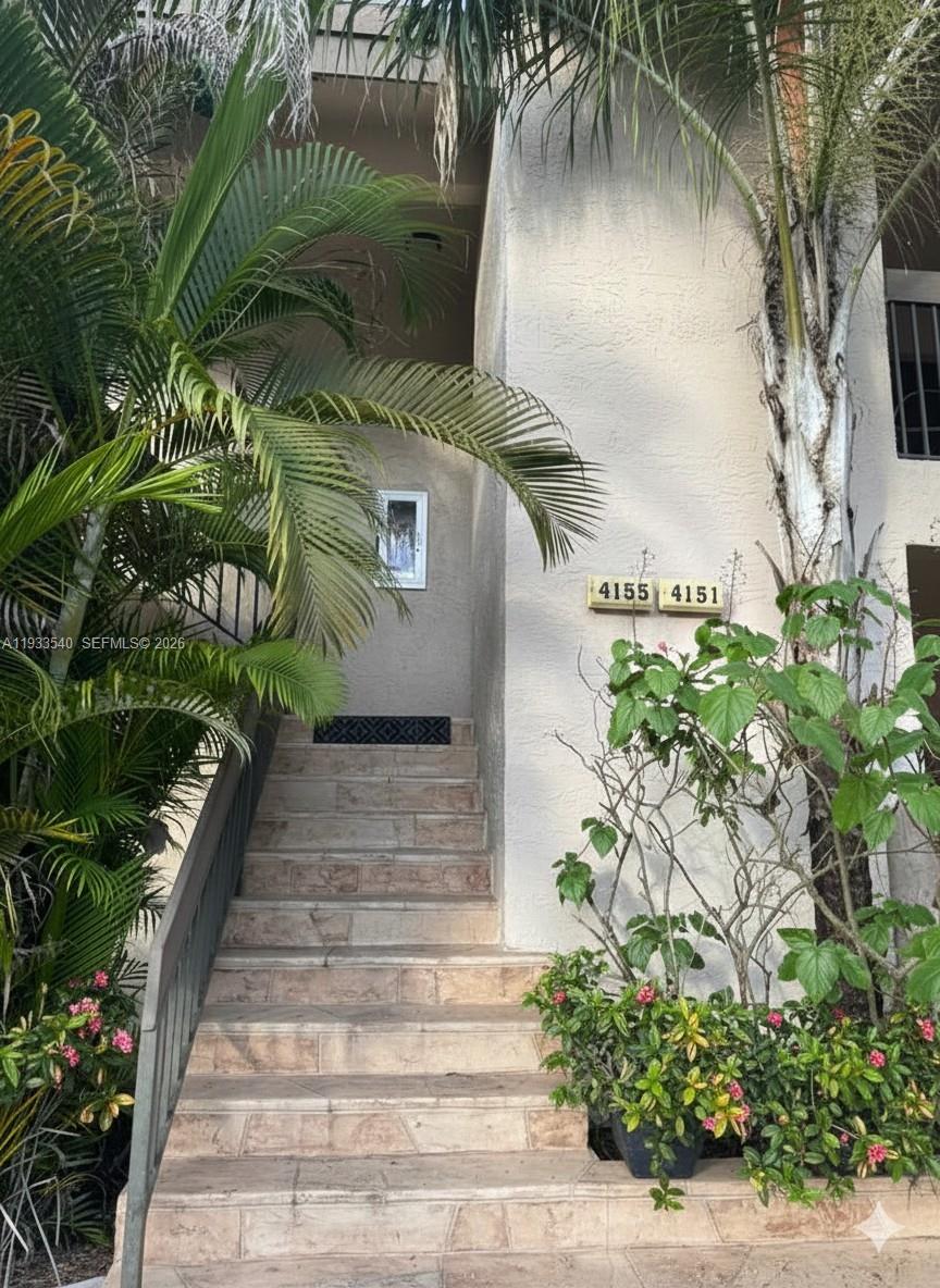 POND APPLE PLACE III COND - Residential