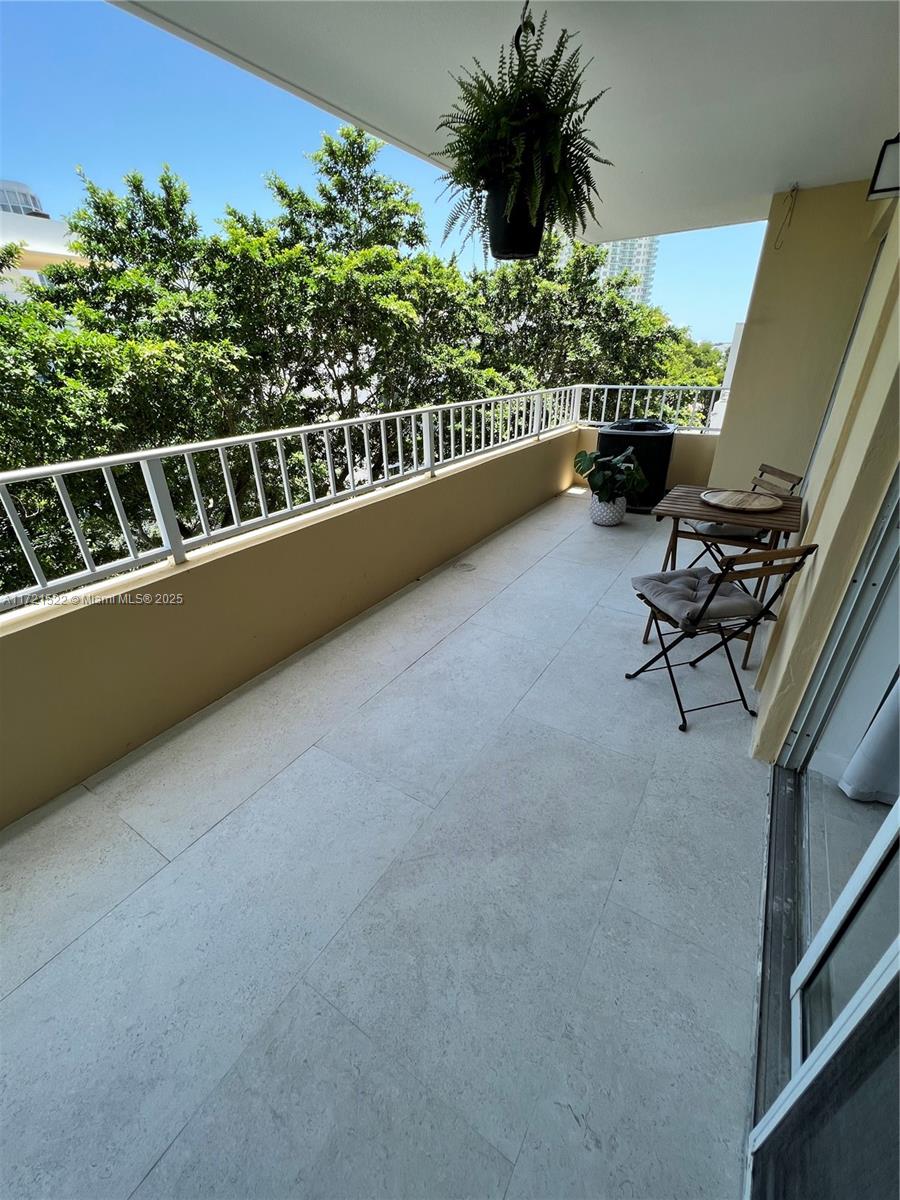 VIRGINIA OAKS CONDO - Residential