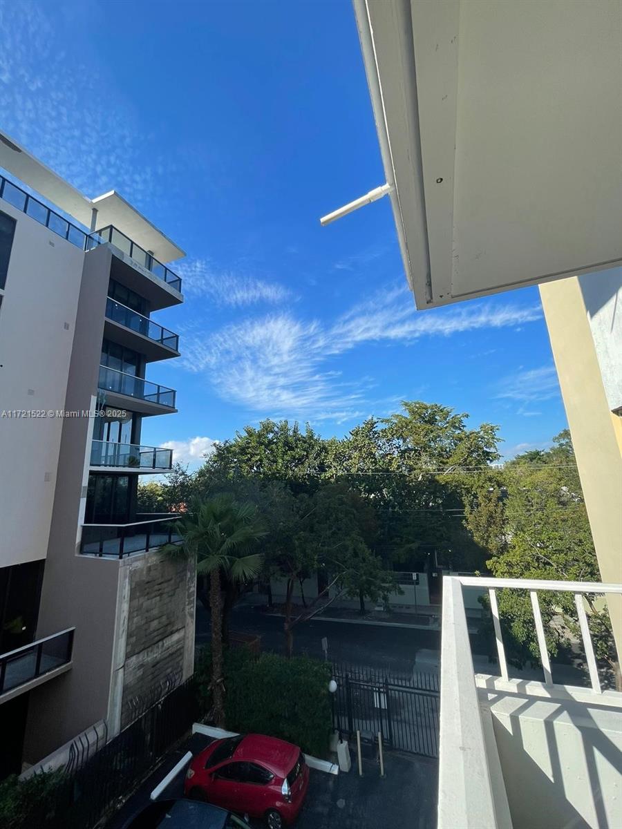 VIRGINIA OAKS CONDO - Residential