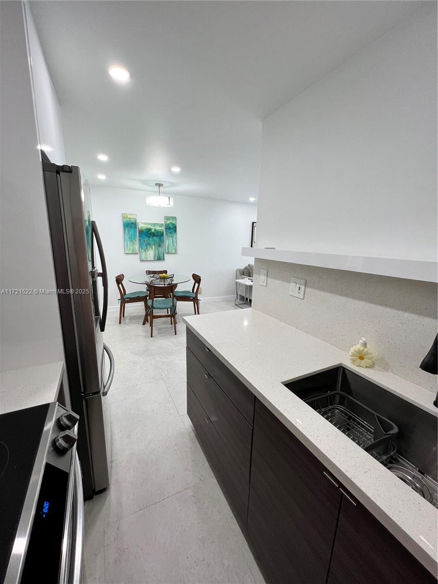 VIRGINIA OAKS CONDO - Residential