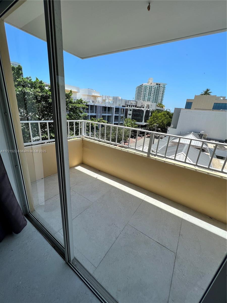 VIRGINIA OAKS CONDO - Residential