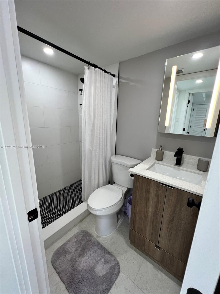VIRGINIA OAKS CONDO - Residential