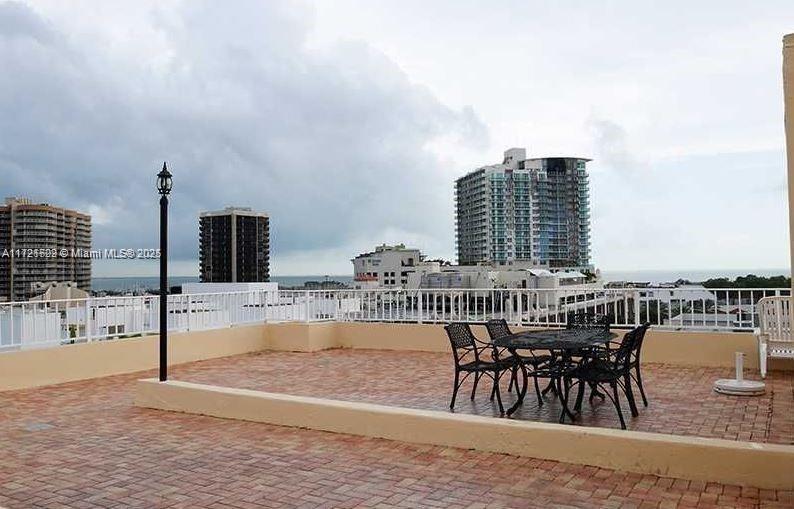 VIRGINIA OAKS CONDO - Residential