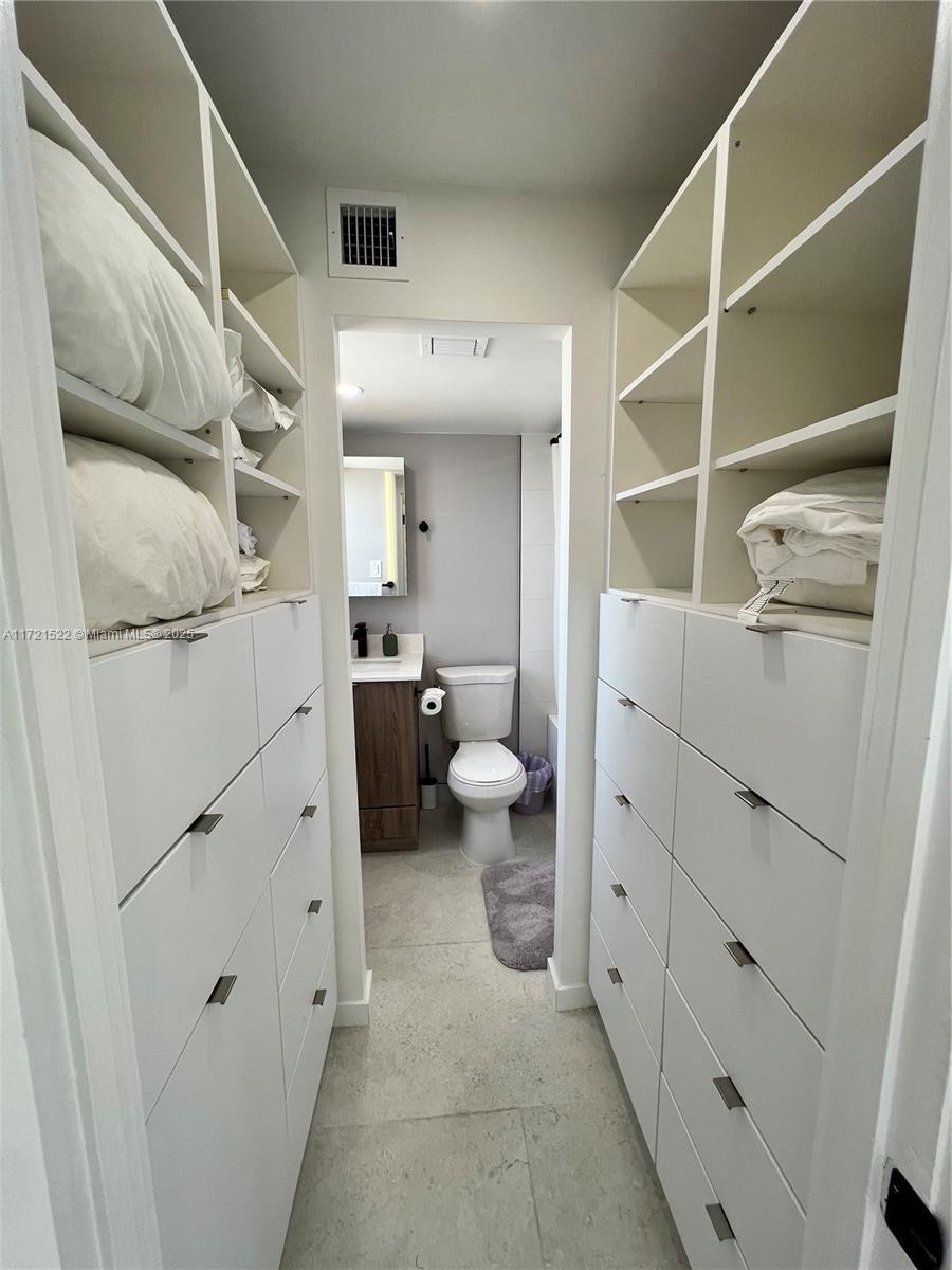 VIRGINIA OAKS CONDO - Residential