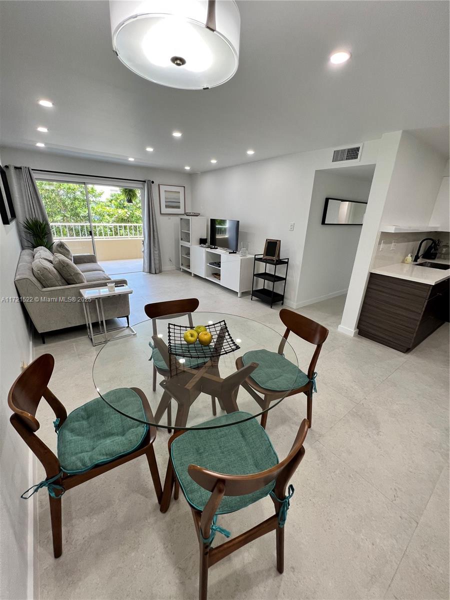 3304 Virginia St 6B, Miami, Broward County, Florida - 2 Bedrooms  
2 Bathrooms - 