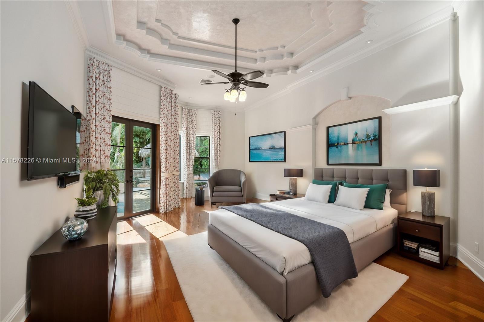 TOWN & RANCH ESTS - Residential