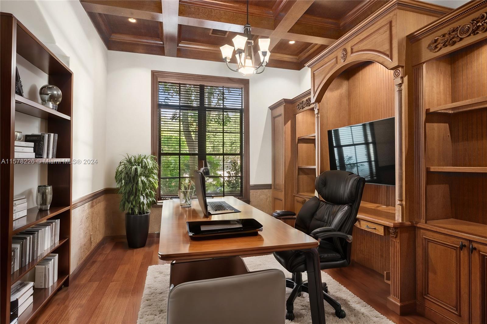 TOWN & RANCH ESTS - Residential