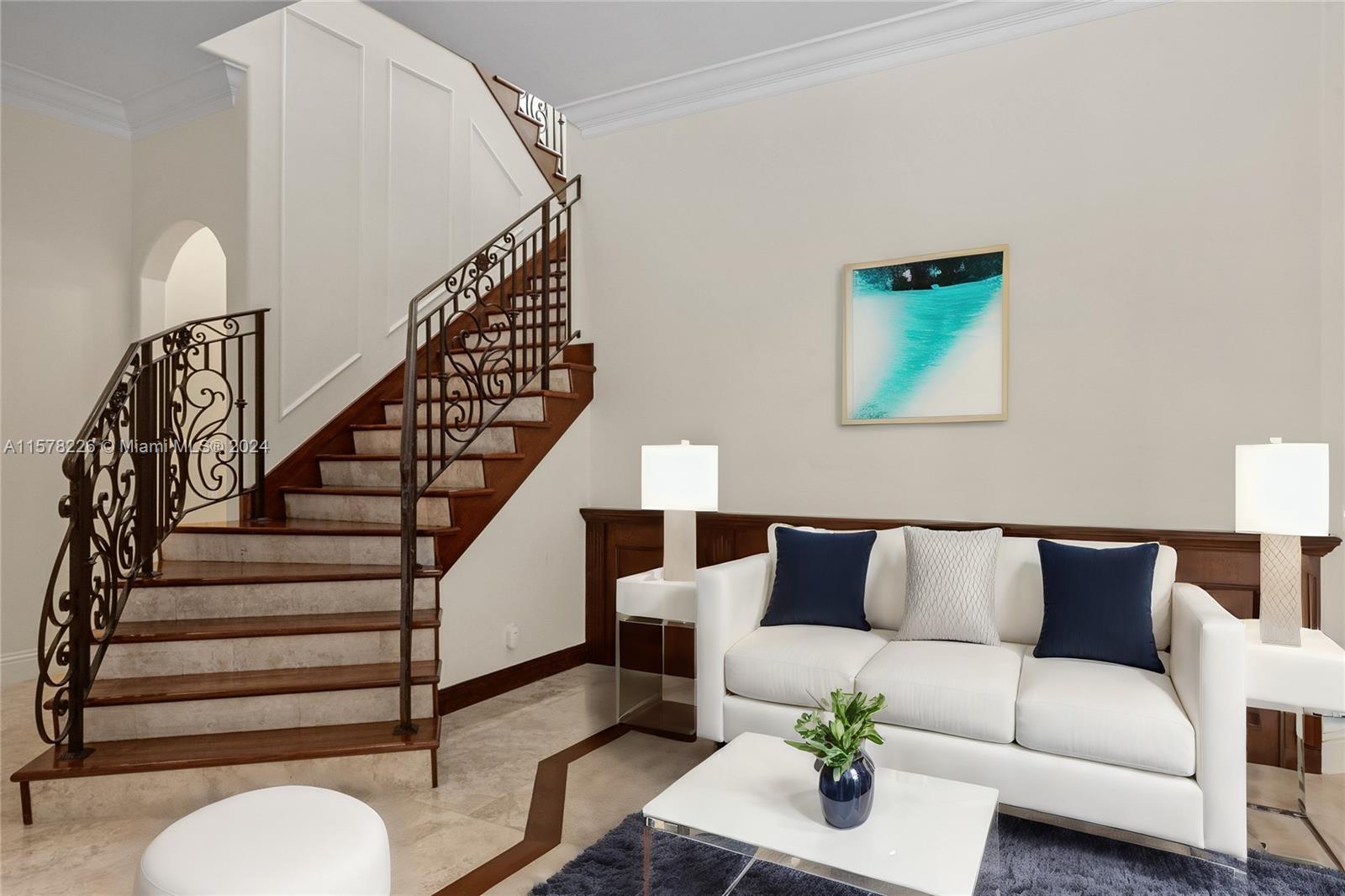 TOWN & RANCH ESTS - Residential