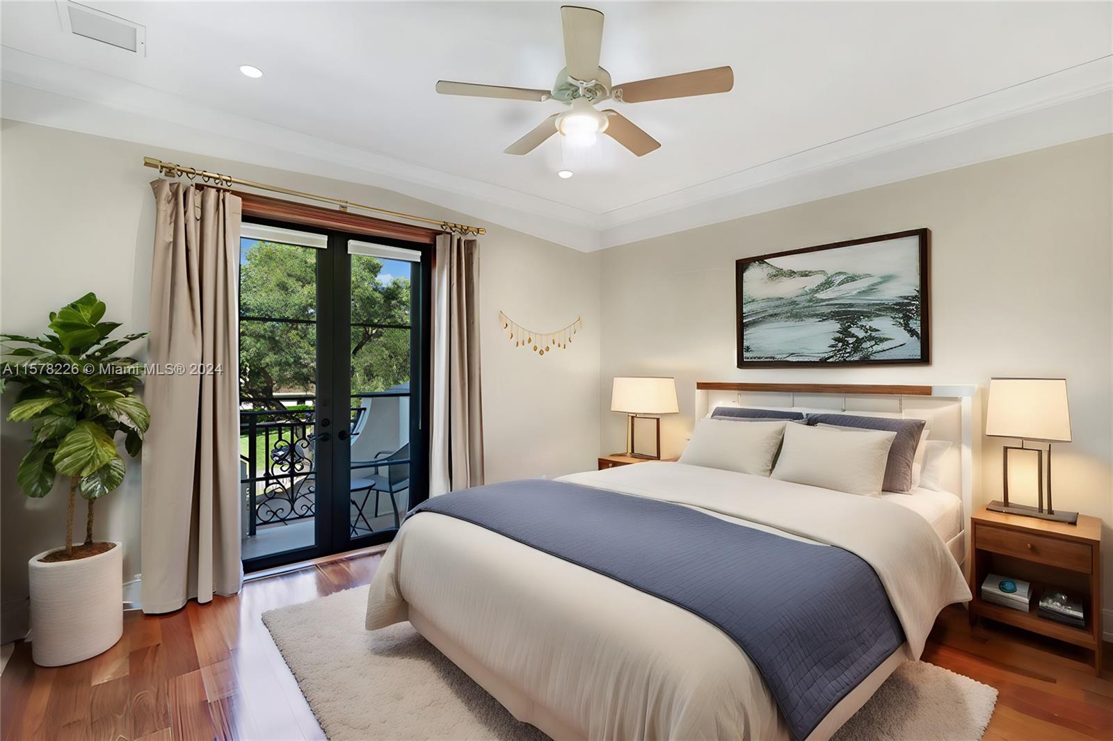 TOWN & RANCH ESTS - Residential