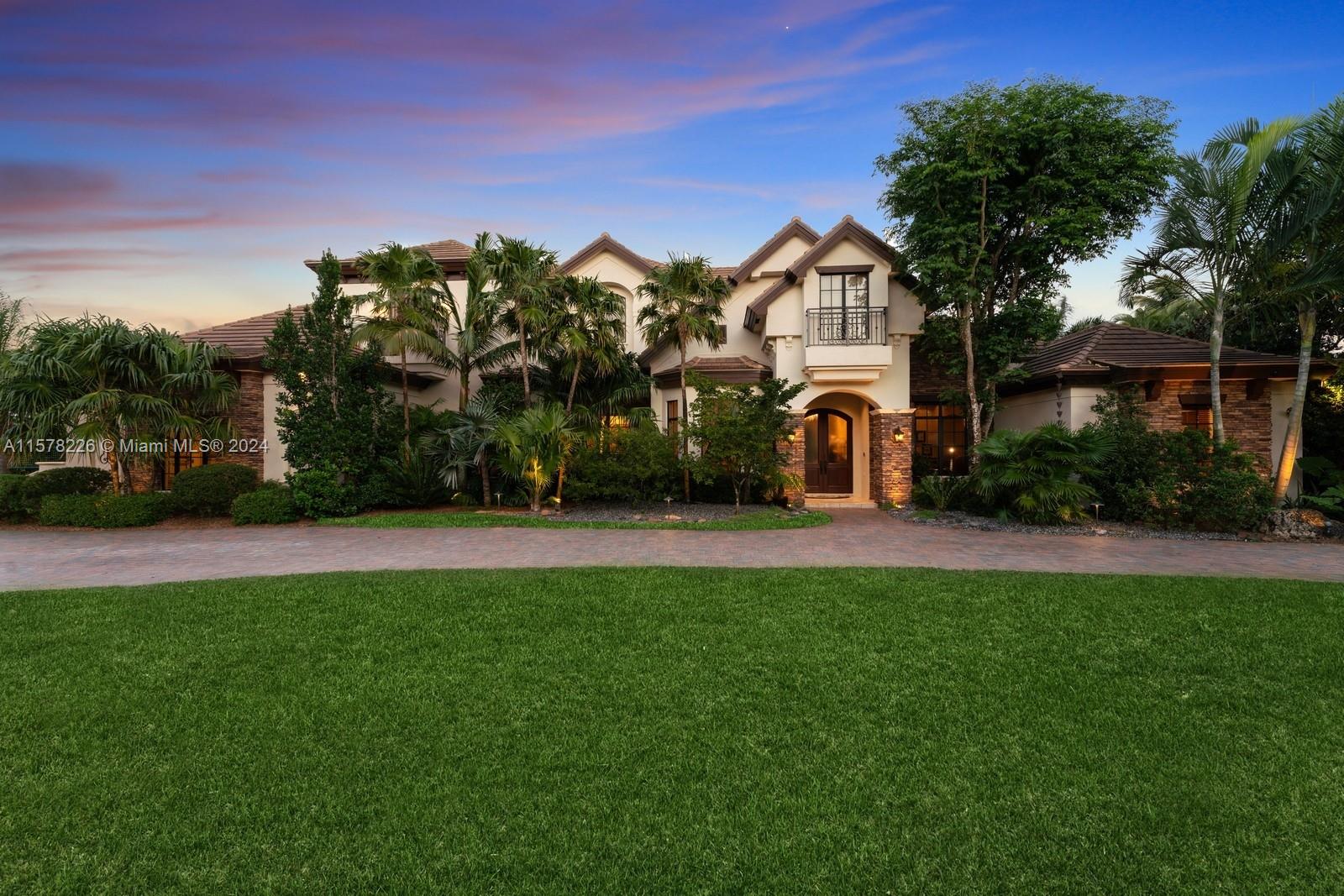 TOWN & RANCH ESTS - Residential