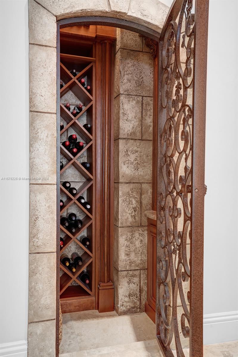 TOWN & RANCH ESTS - Residential