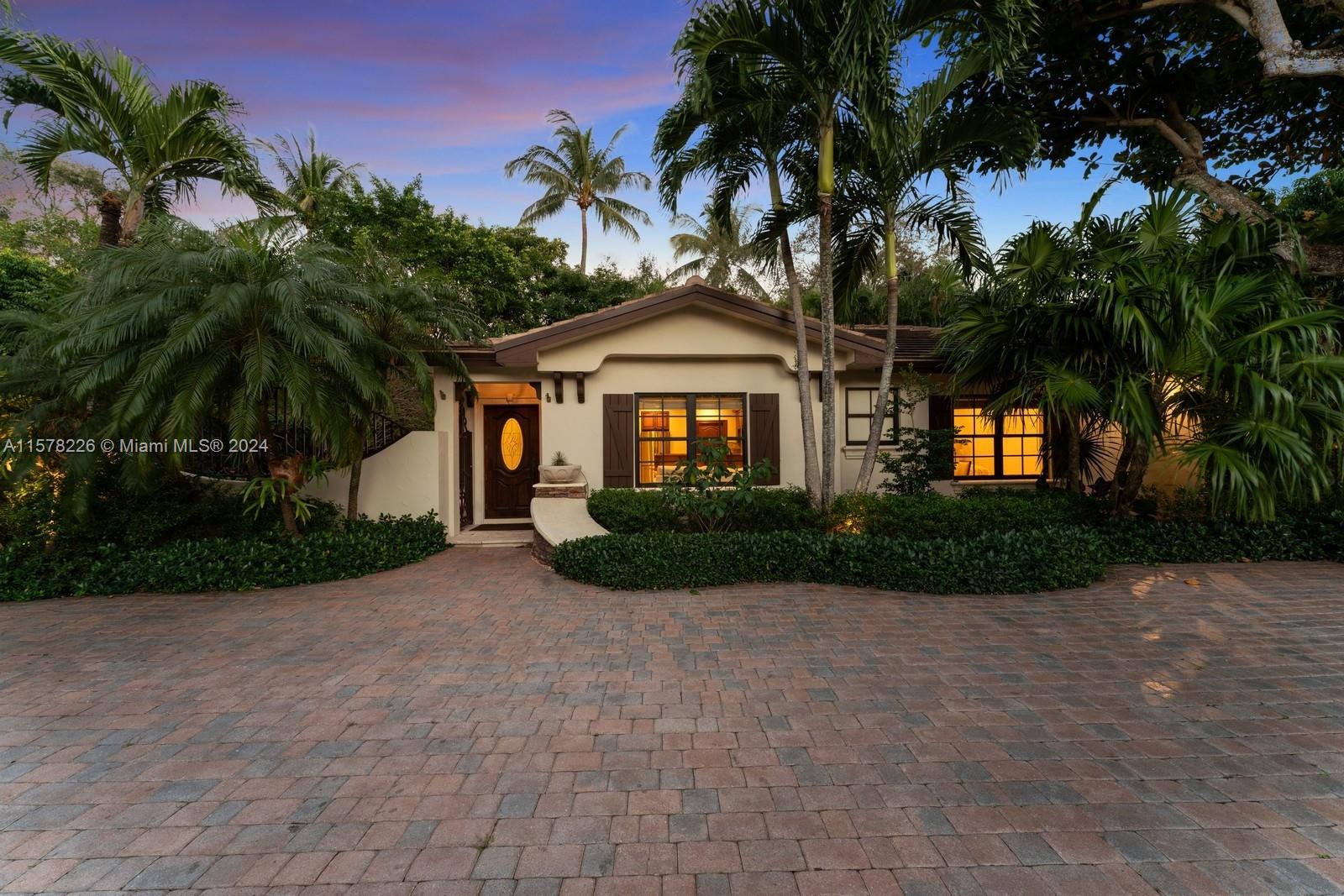 TOWN & RANCH ESTS - Residential