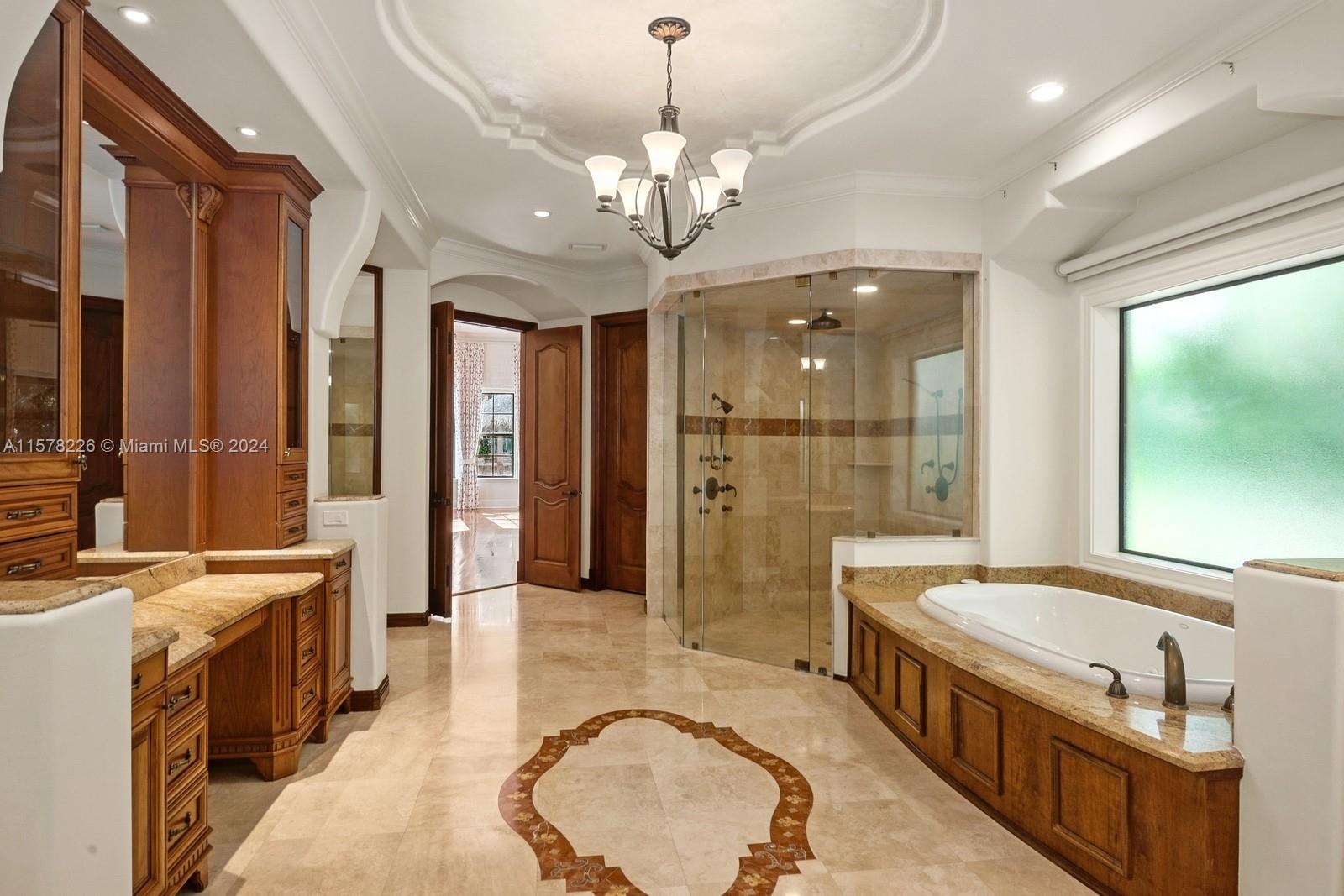 TOWN & RANCH ESTS - Residential