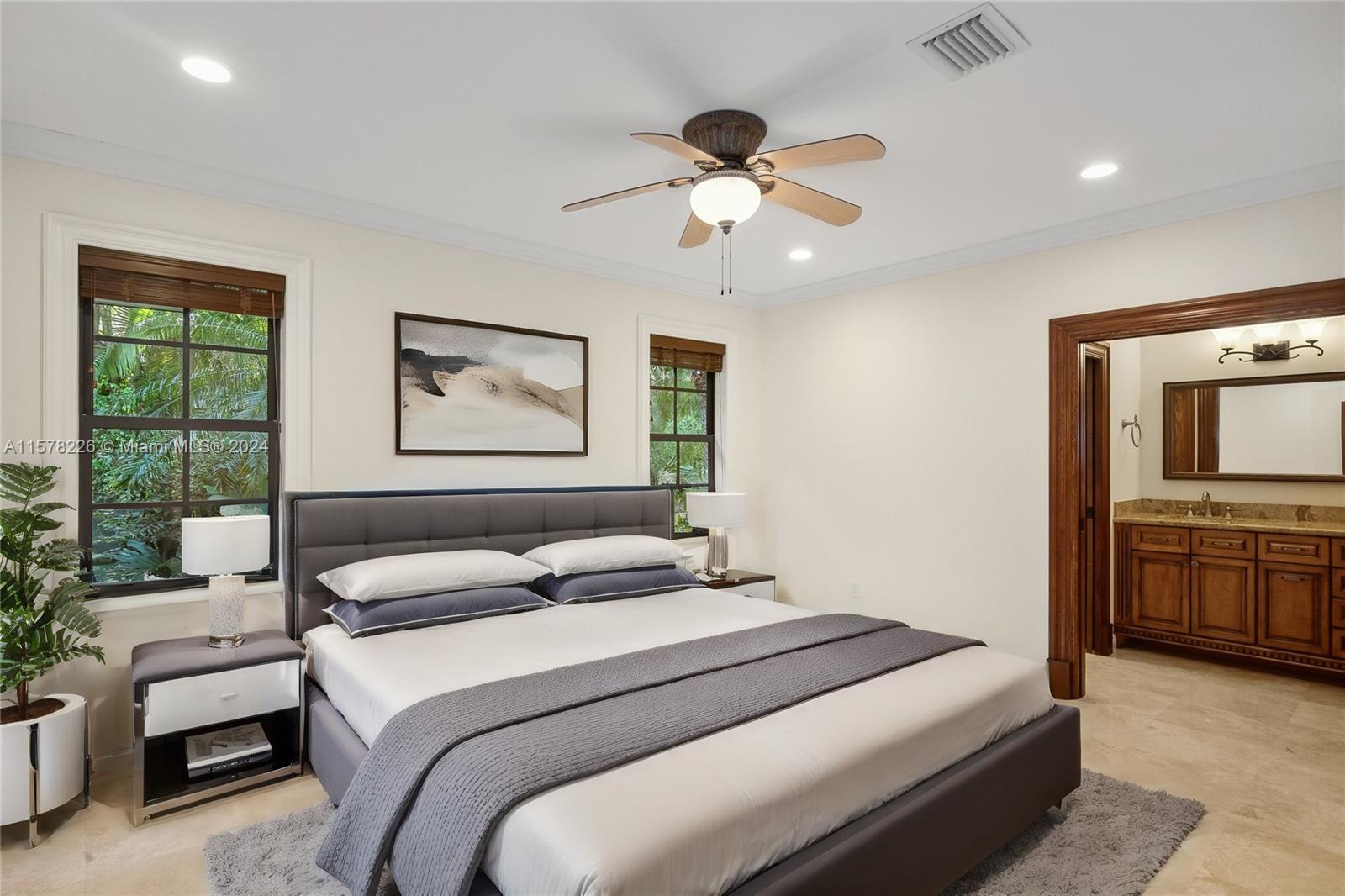 TOWN & RANCH ESTS - Residential