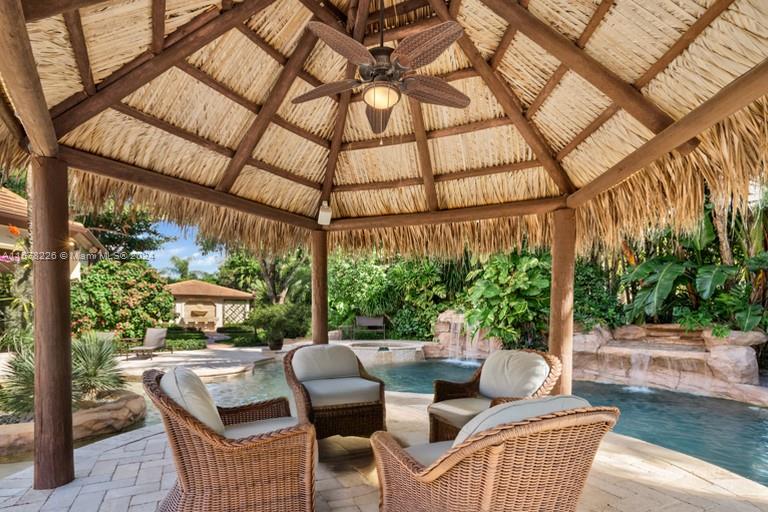 TOWN & RANCH ESTS - Residential