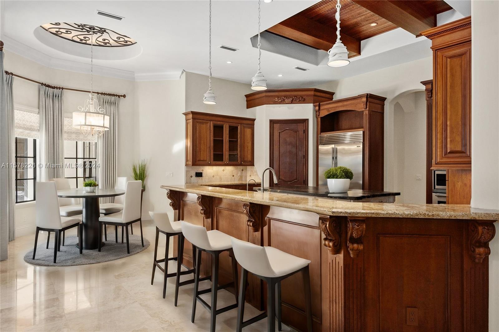 TOWN & RANCH ESTS - Residential