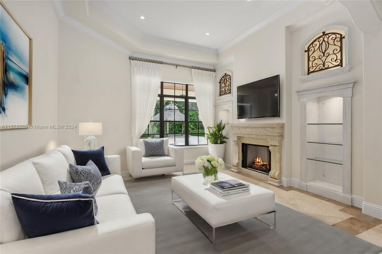 TOWN & RANCH ESTS - Residential