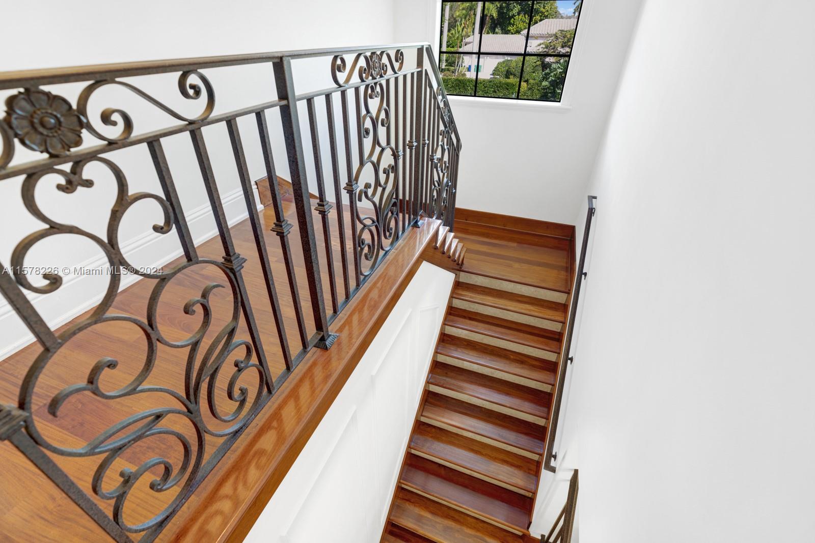 TOWN & RANCH ESTS - Residential