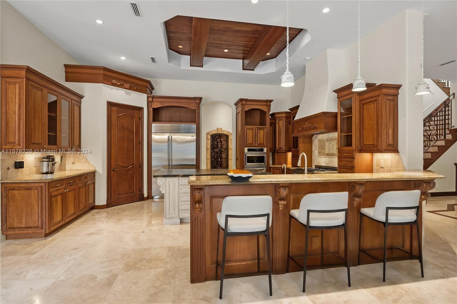 TOWN & RANCH ESTS - Residential