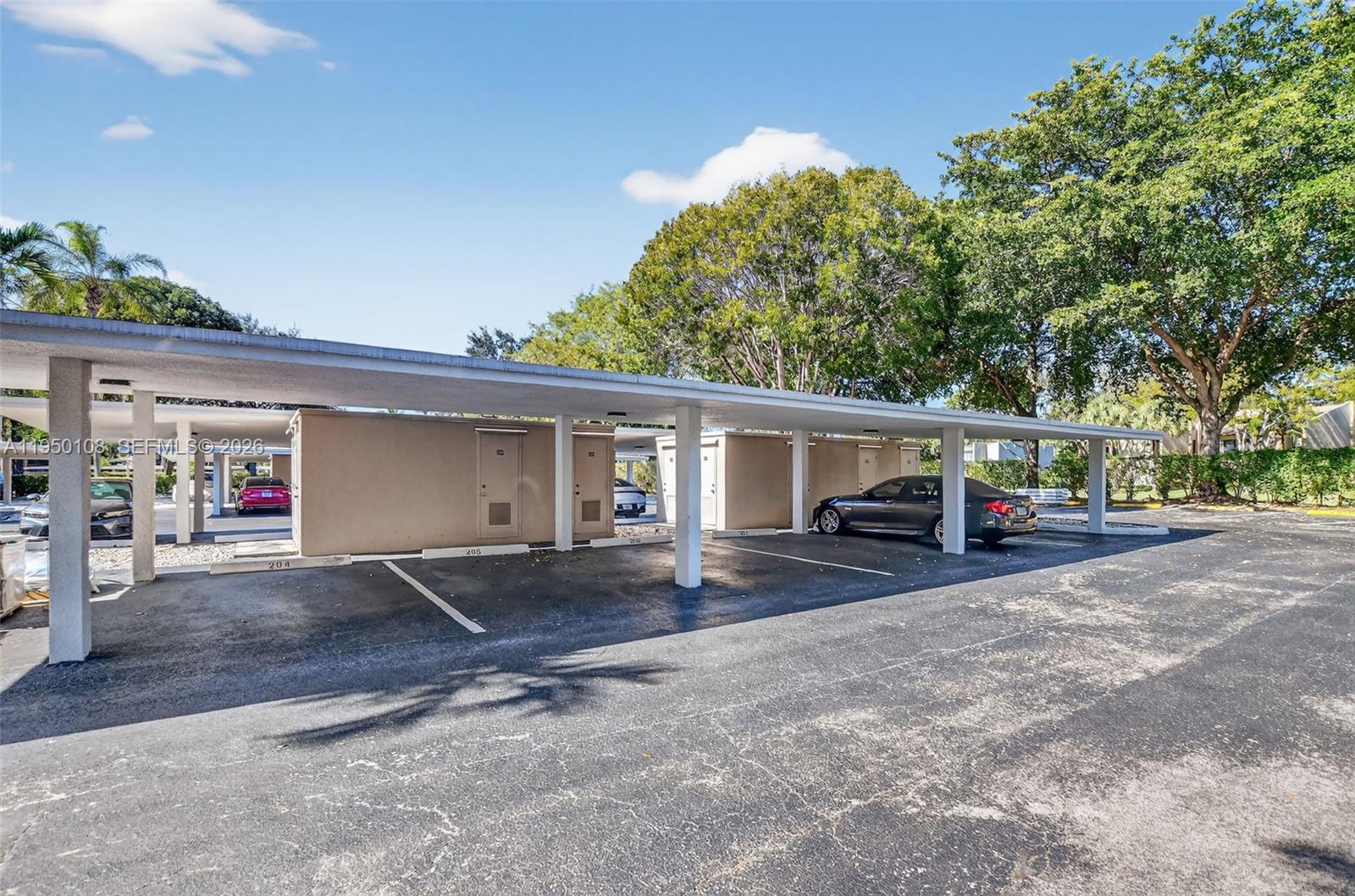 CLUB ROYALE CONDO - Residential