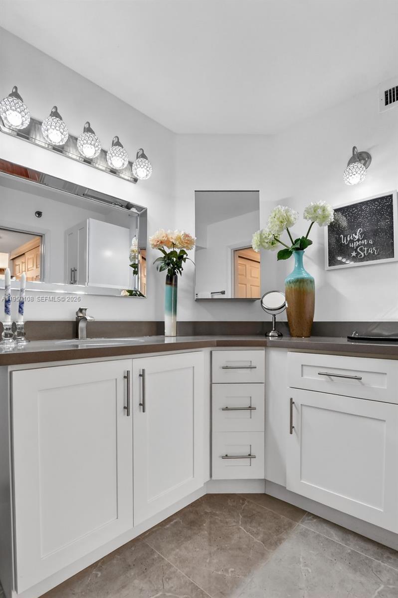 CLUB ROYALE CONDO - Residential