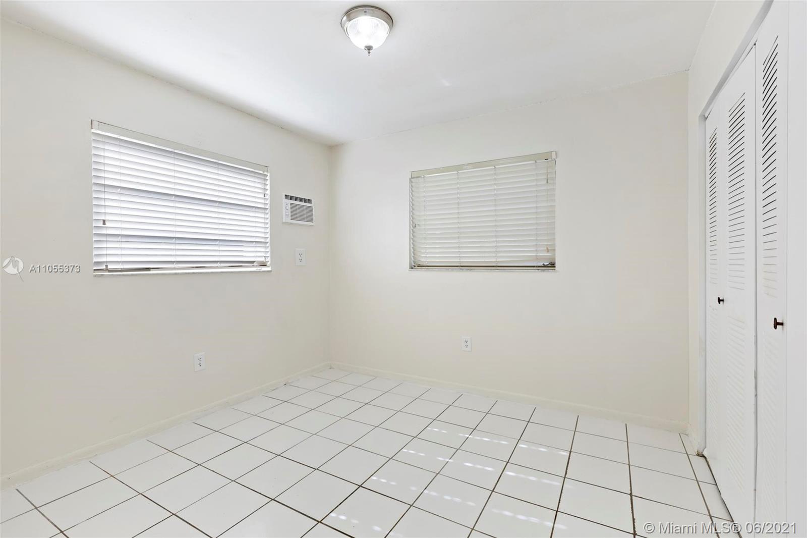 AMND MIAMI SUBURBAN ACRES - Residential Lease