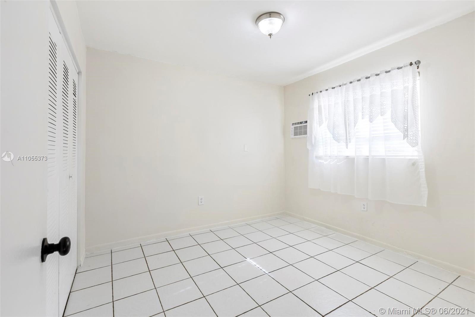 AMND MIAMI SUBURBAN ACRES - Residential Lease