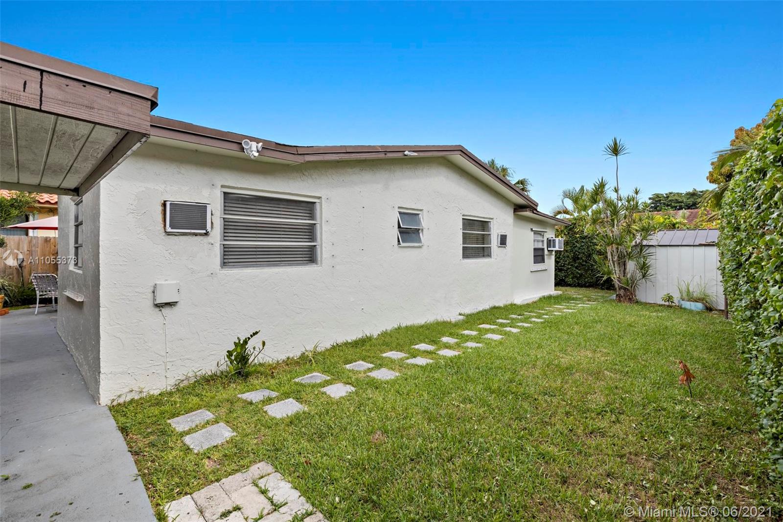 AMND MIAMI SUBURBAN ACRES - Residential Lease