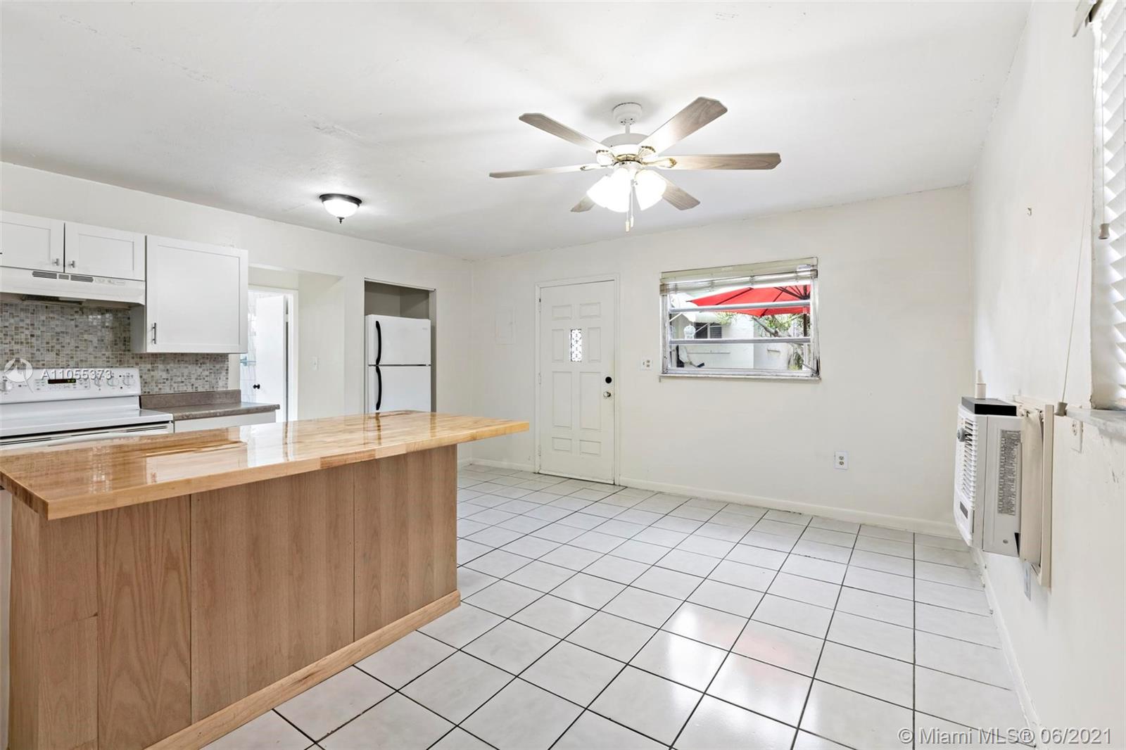 AMND MIAMI SUBURBAN ACRES - Residential Lease