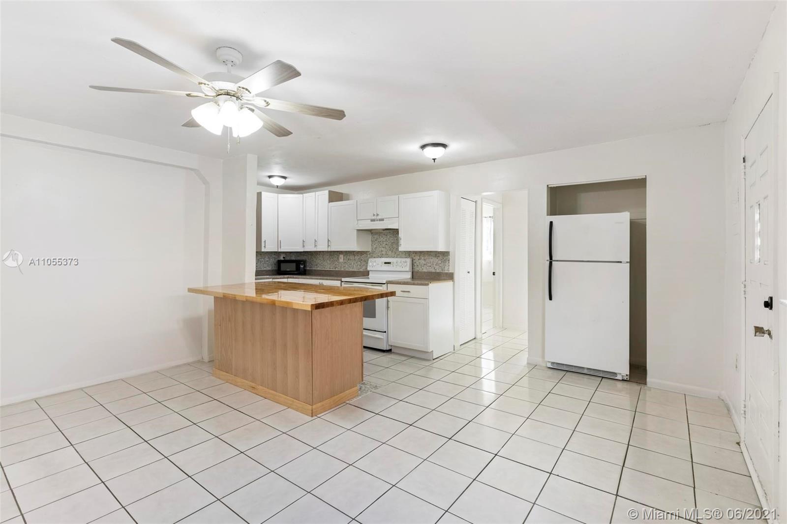 AMND MIAMI SUBURBAN ACRES - Residential Lease