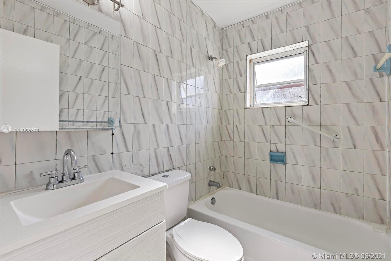 AMND MIAMI SUBURBAN ACRES - Residential Lease