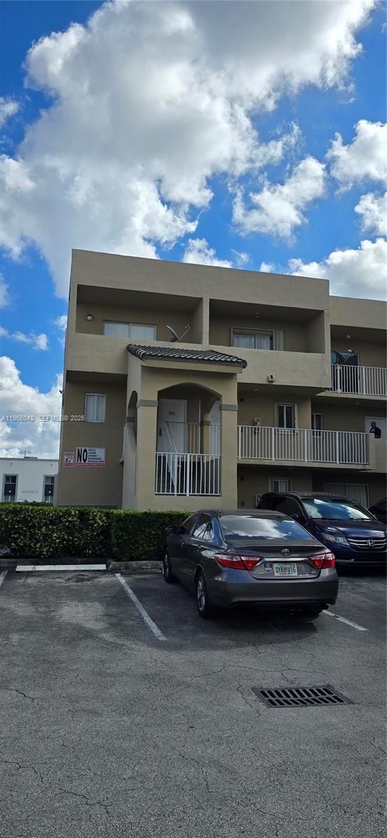 EL PARAISO AT HIALEAH CON - Residential
