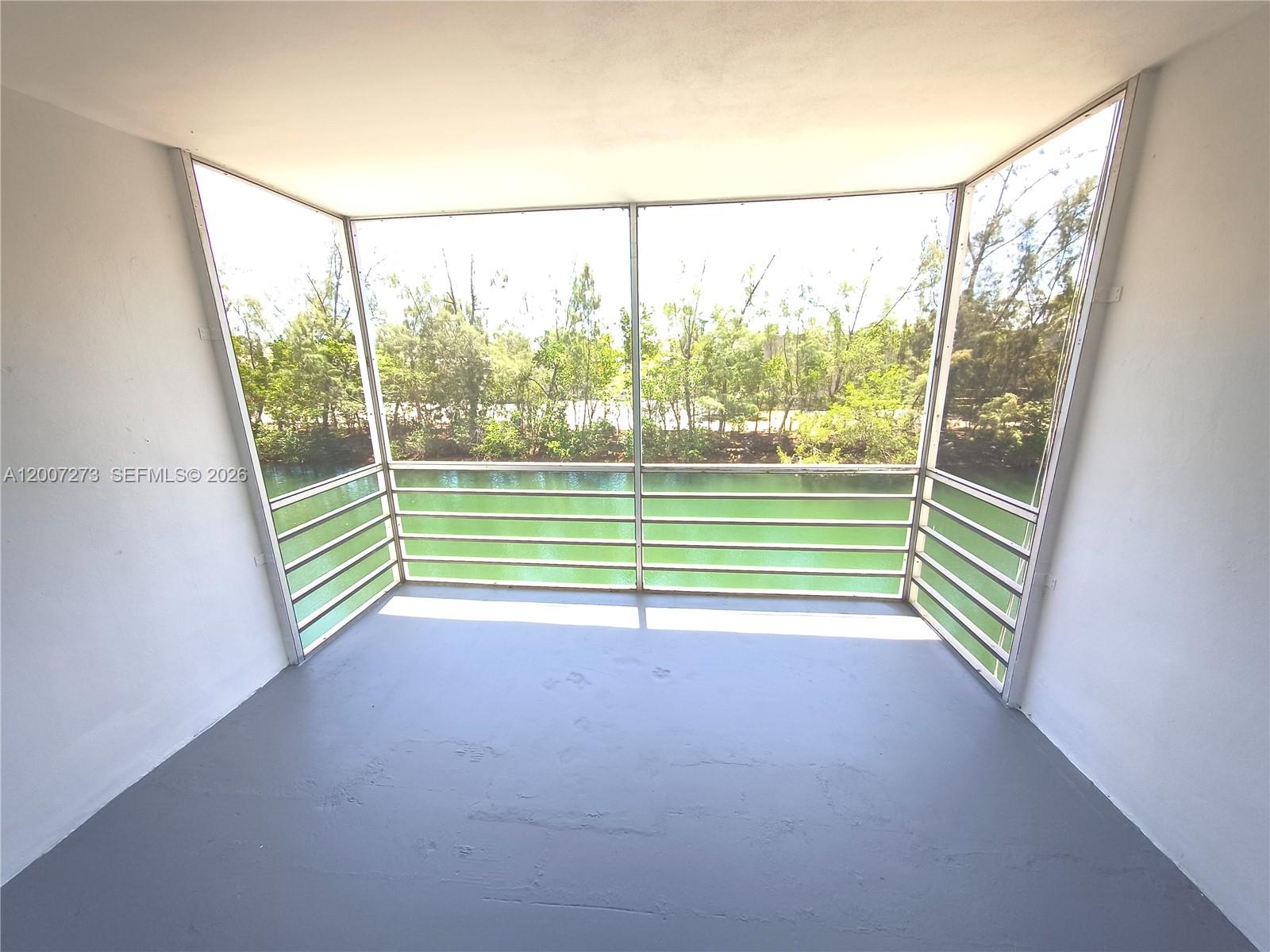 3660 NE 166th St 302