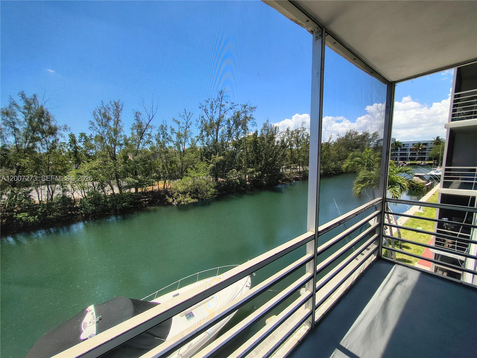 3660 NE 166th St 302